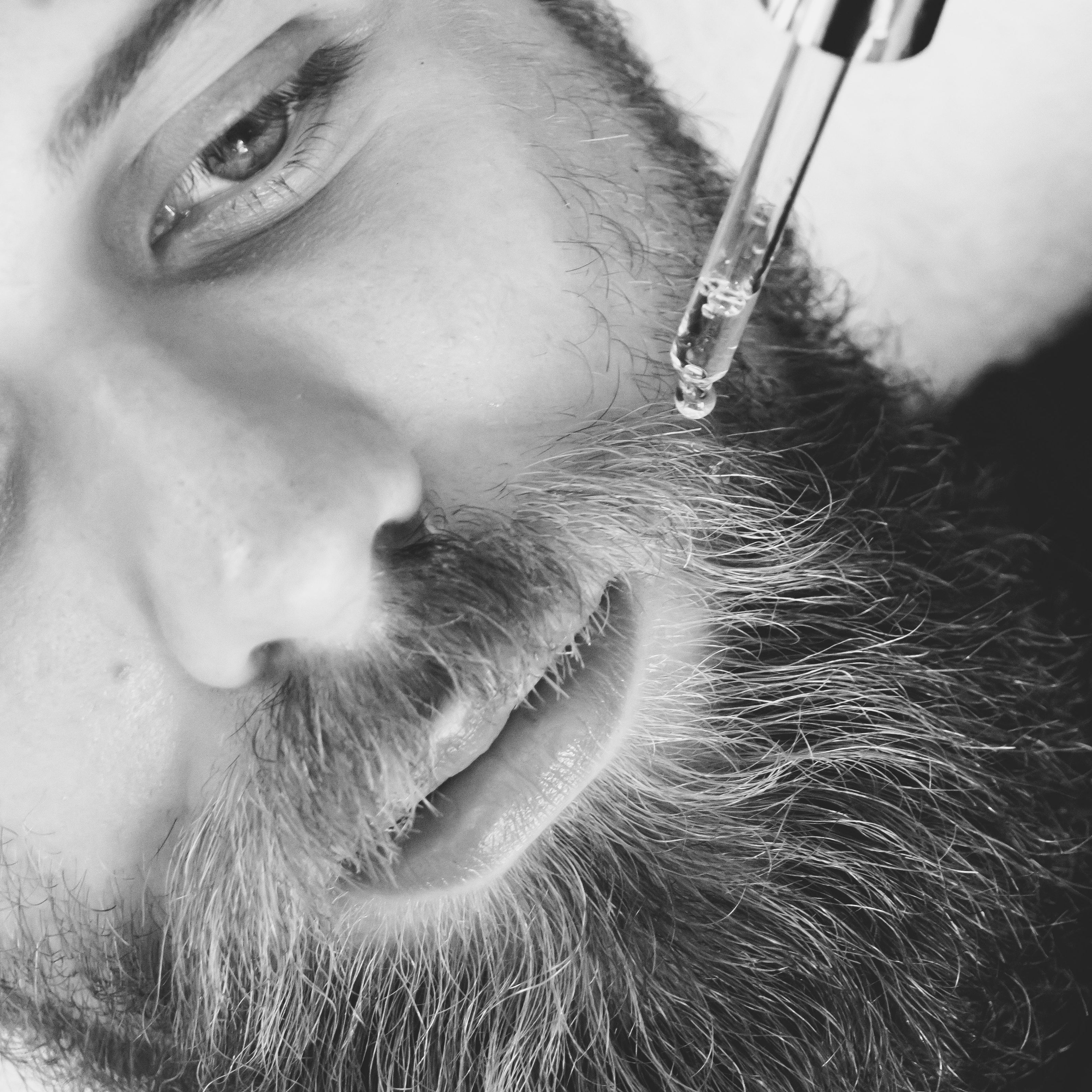 Beard oil with no harsh chemicals or fillers — safe for all skin types including dry skin